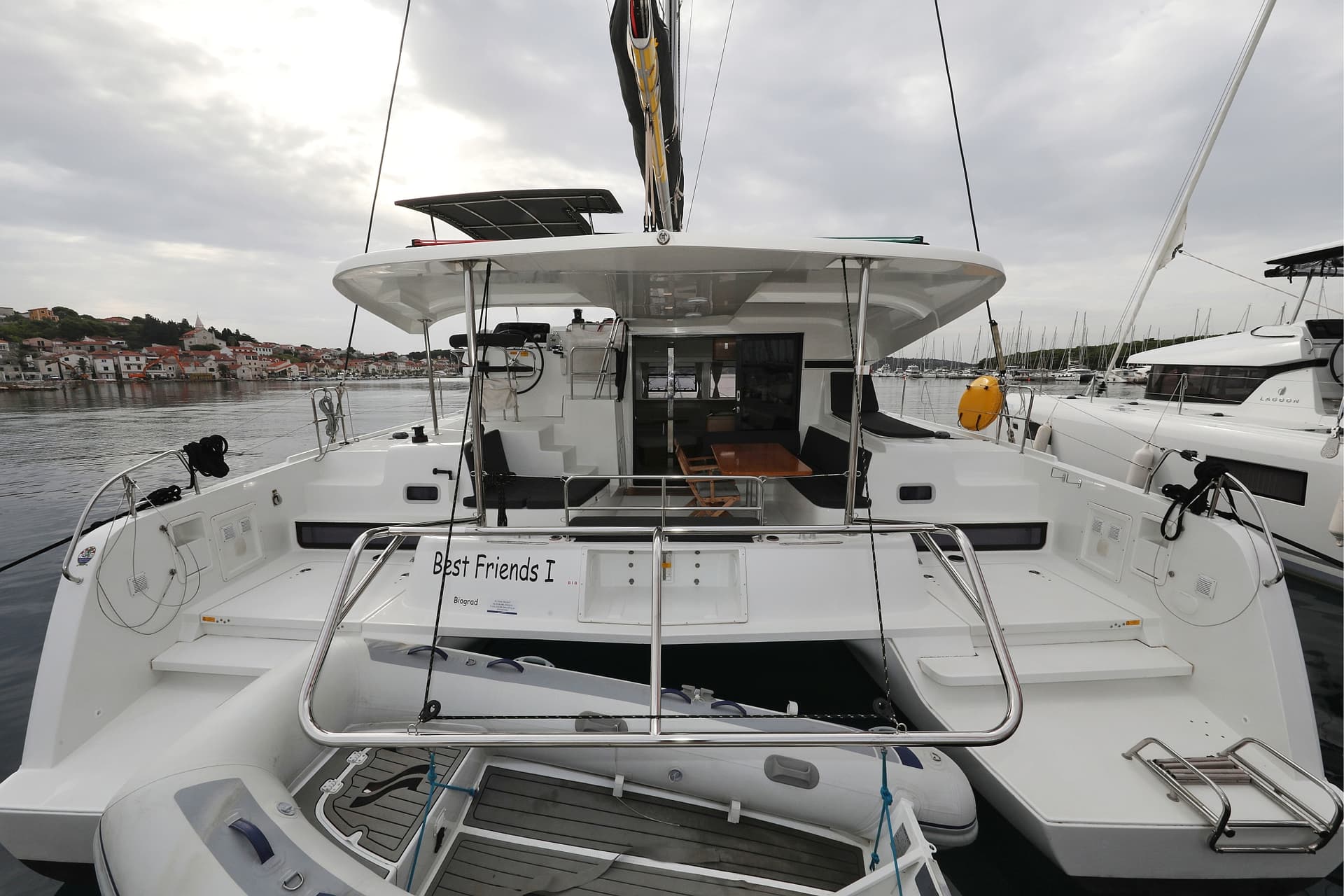Best Friends I - Lagoon 42