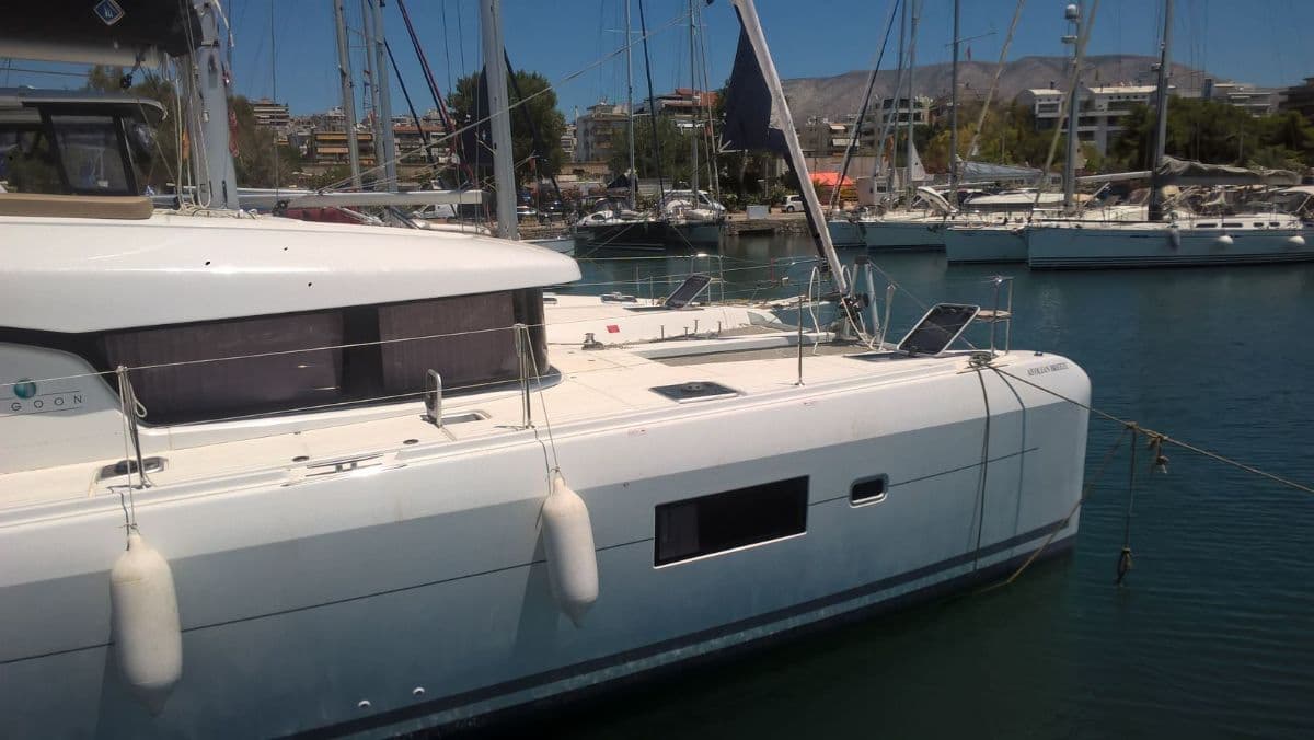 Aeolian Breeze - Lagoon 42