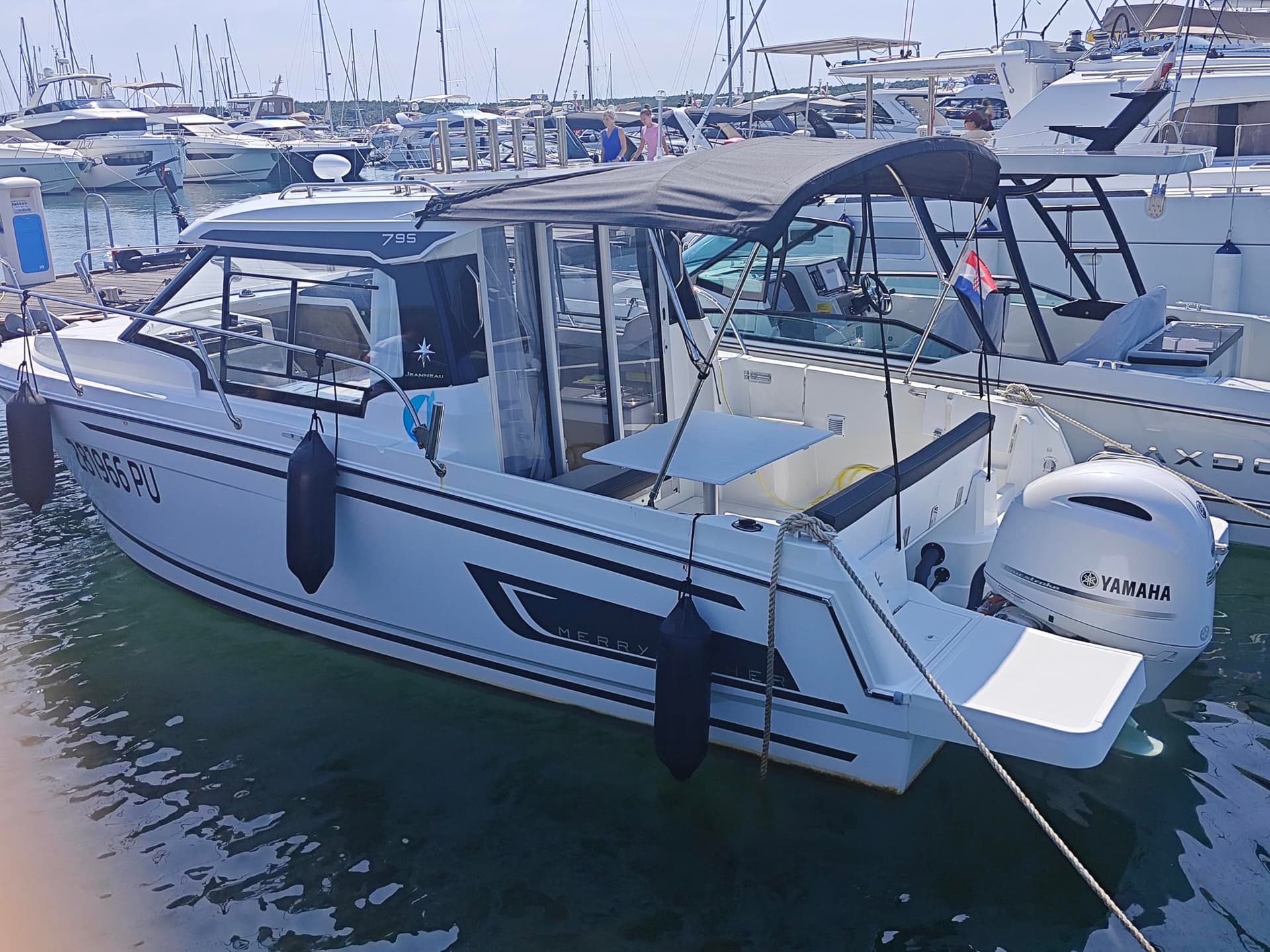 Ares - Merry Fisher 795 Series 2