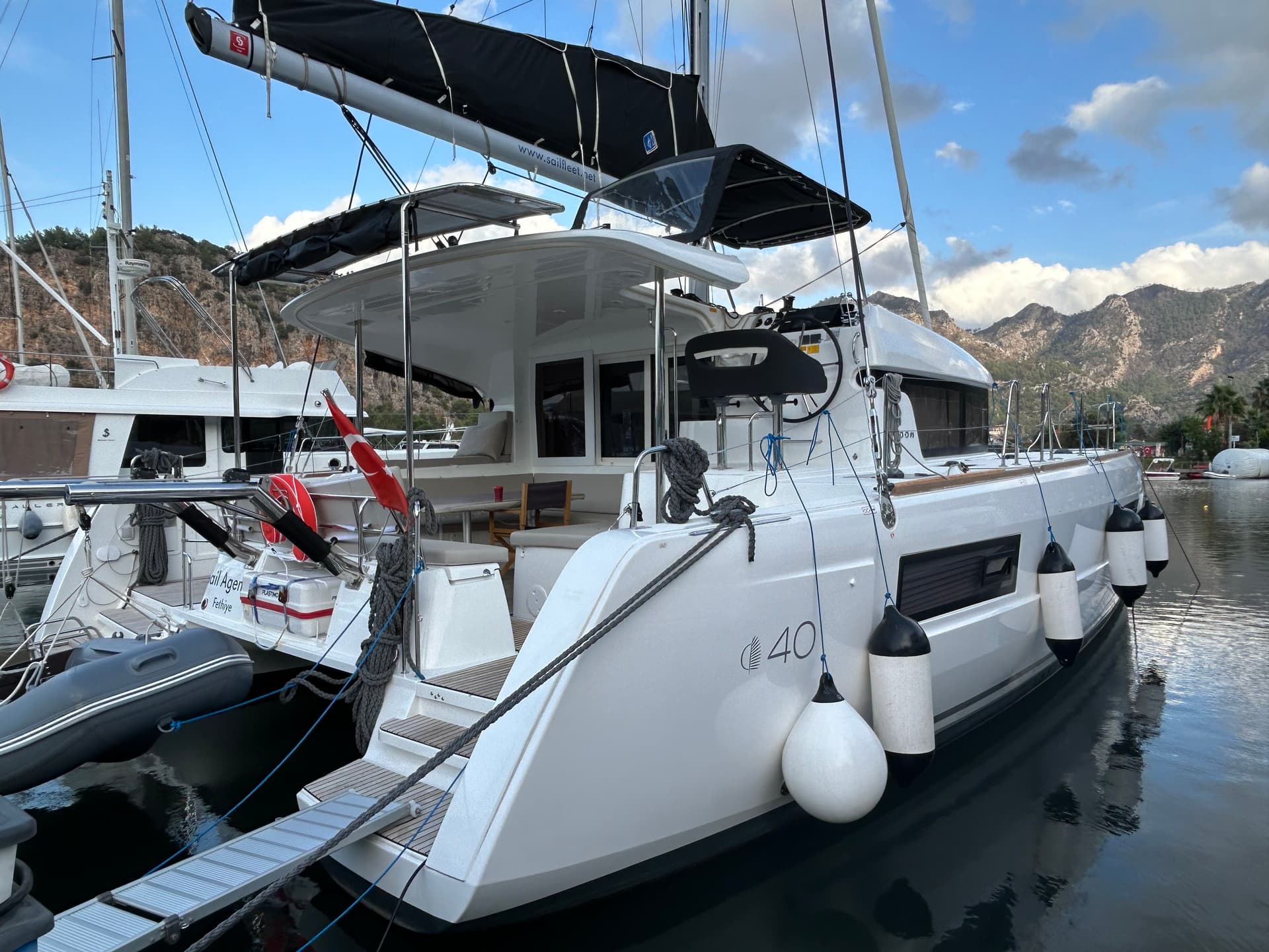 Sail Agena - Lagoon 40