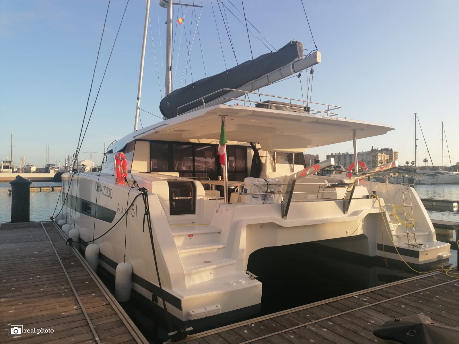 Papa Charlie - Fountaine Pajot Aura 51