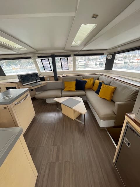 Red Rose - Fountaine Pajot Saona 47 Quintet
