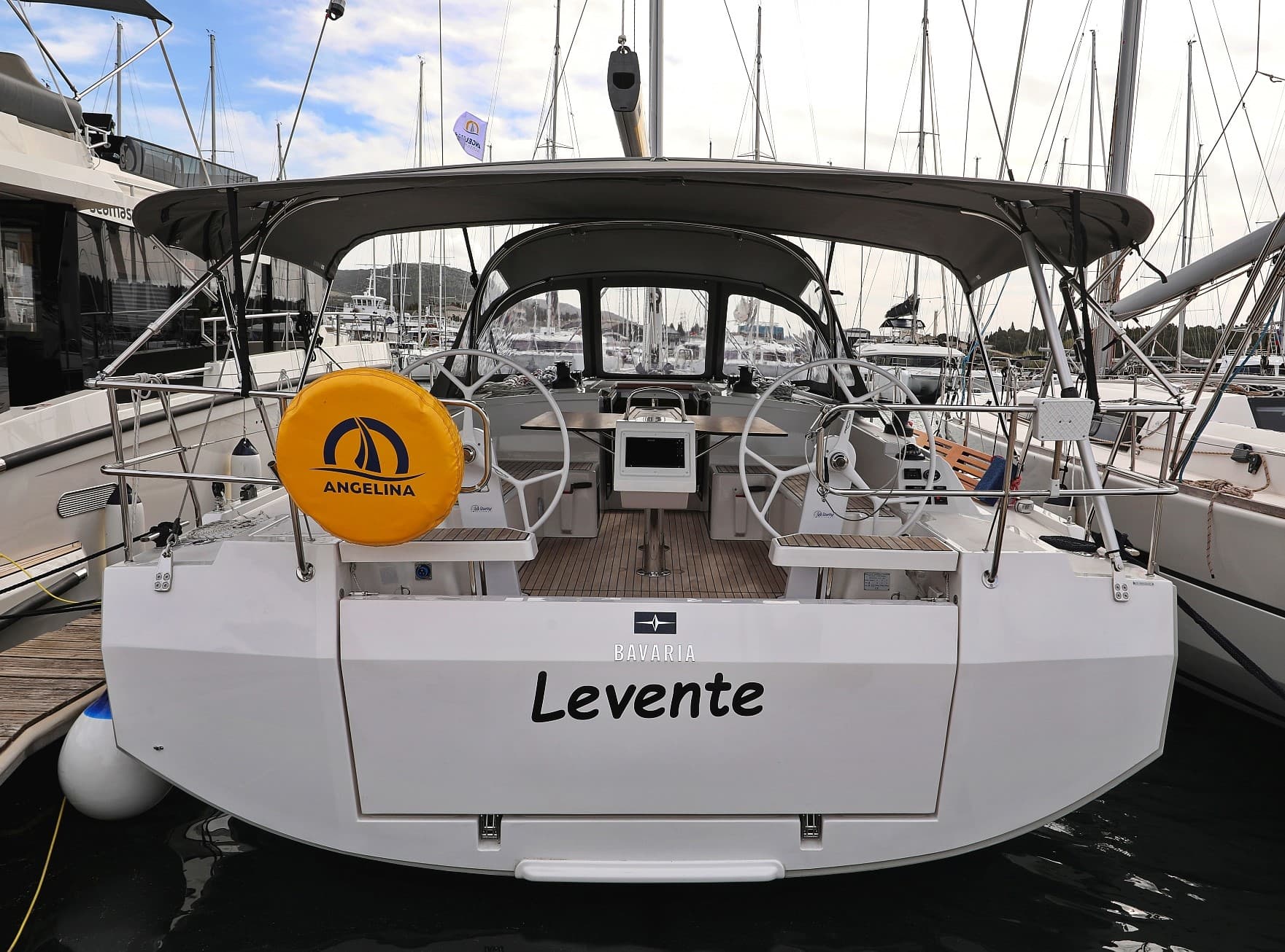 Levente - Bavaria C42