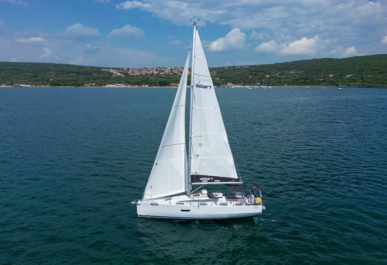 Lipa - Elan E4