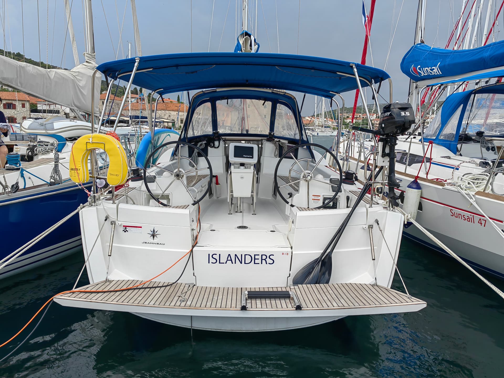 Islanders - Sun Odyssey 389
