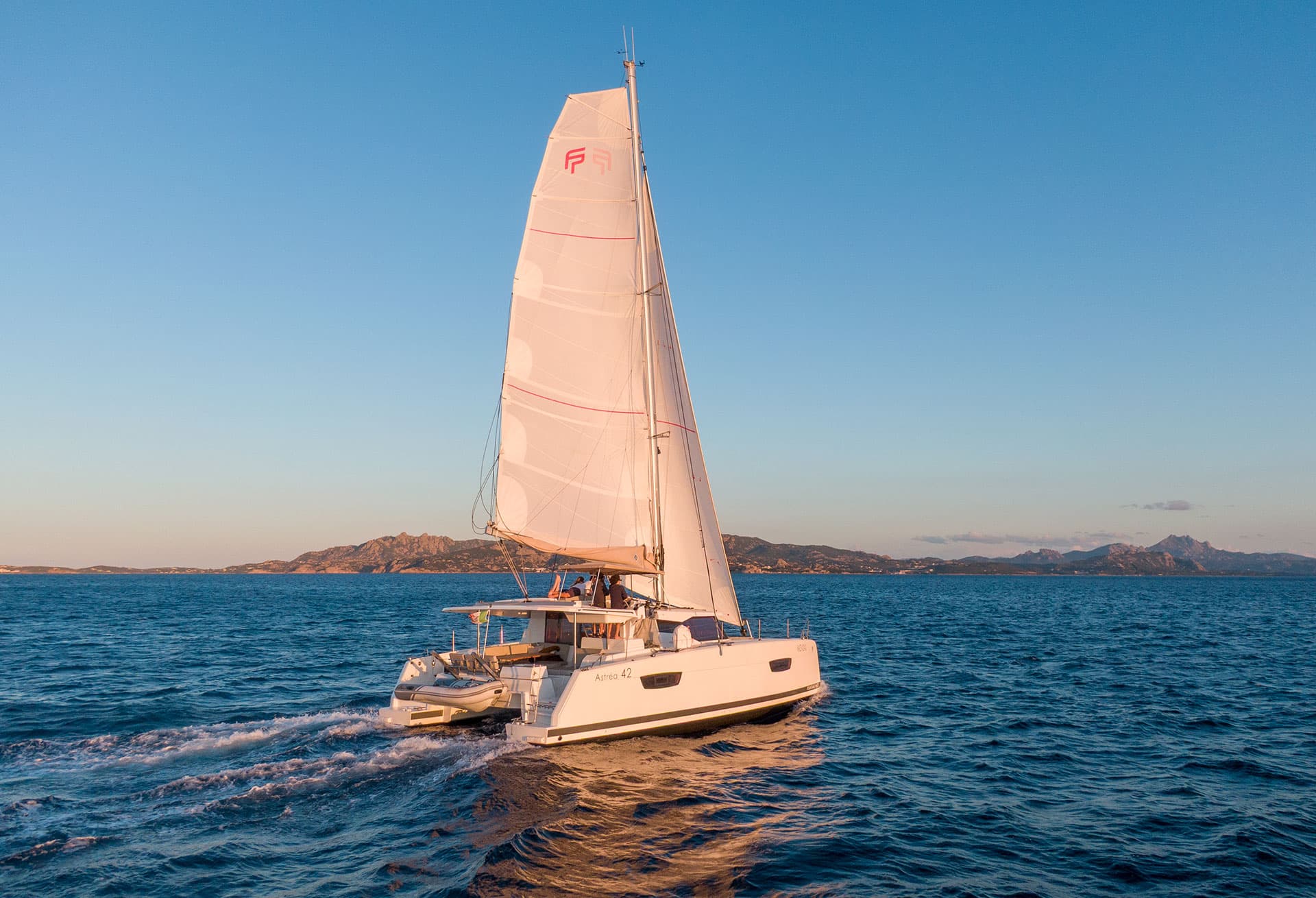 Agitation - Fountaine Pajot Astrea 42