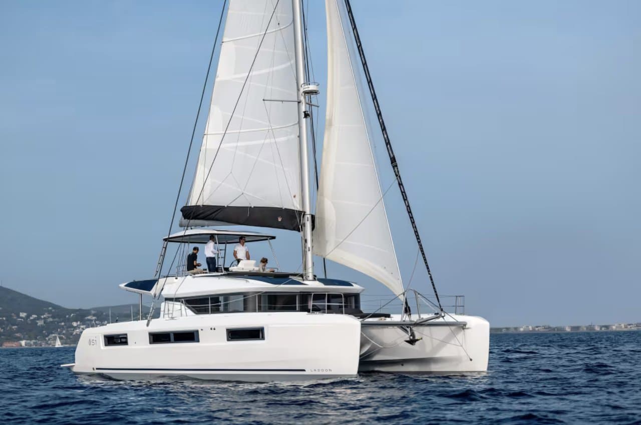 Arctic Dream - Lagoon 51