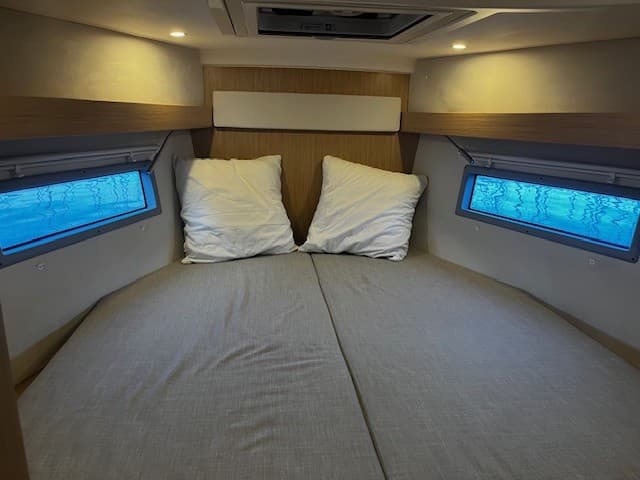 Black Pearl - Bavaria C38