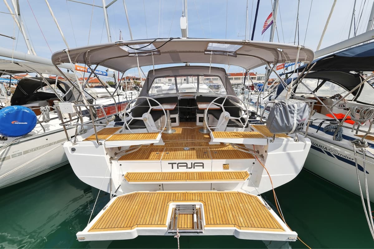Taja - Hanse 410