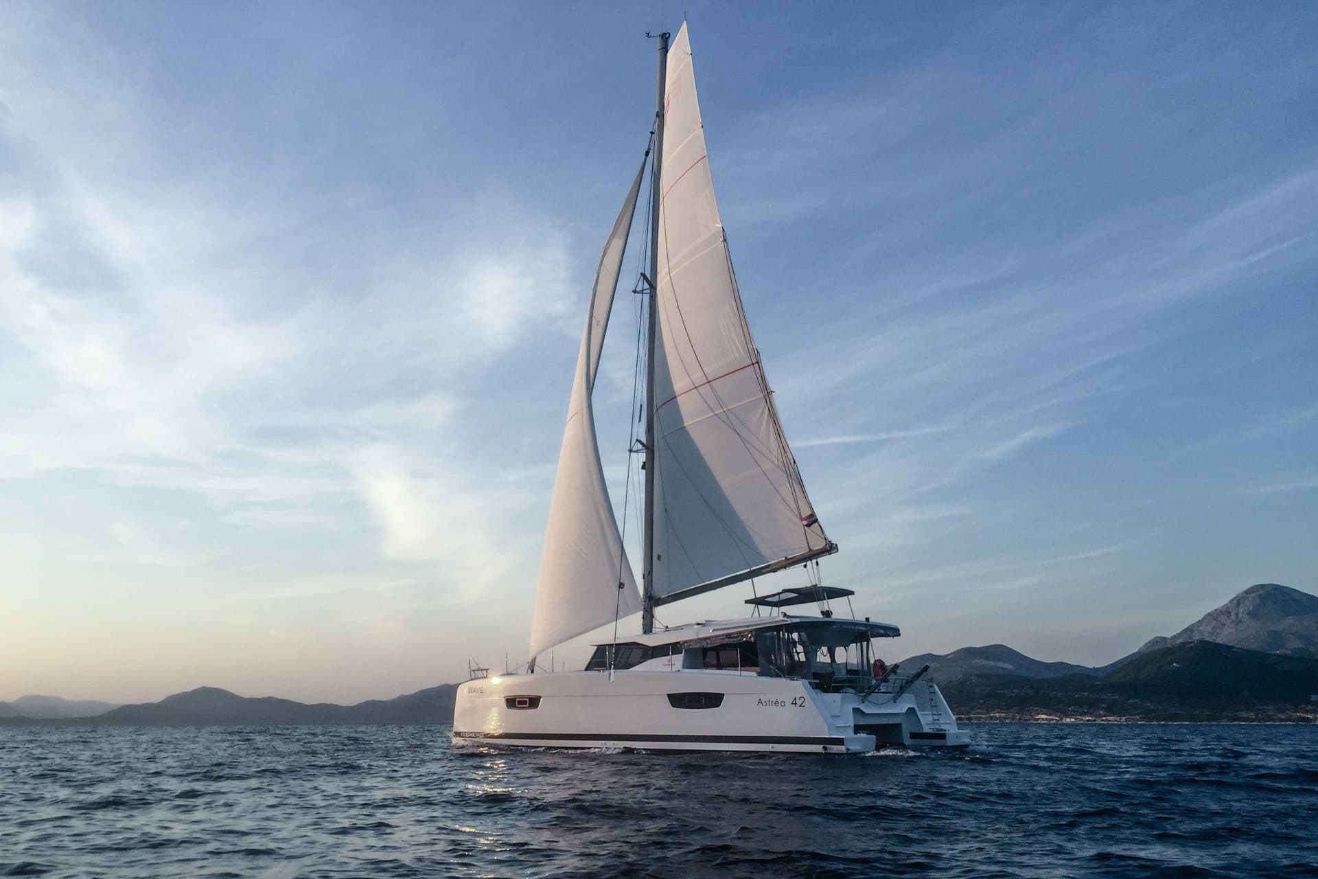 Wave - Fountaine Pajot Astrea 42