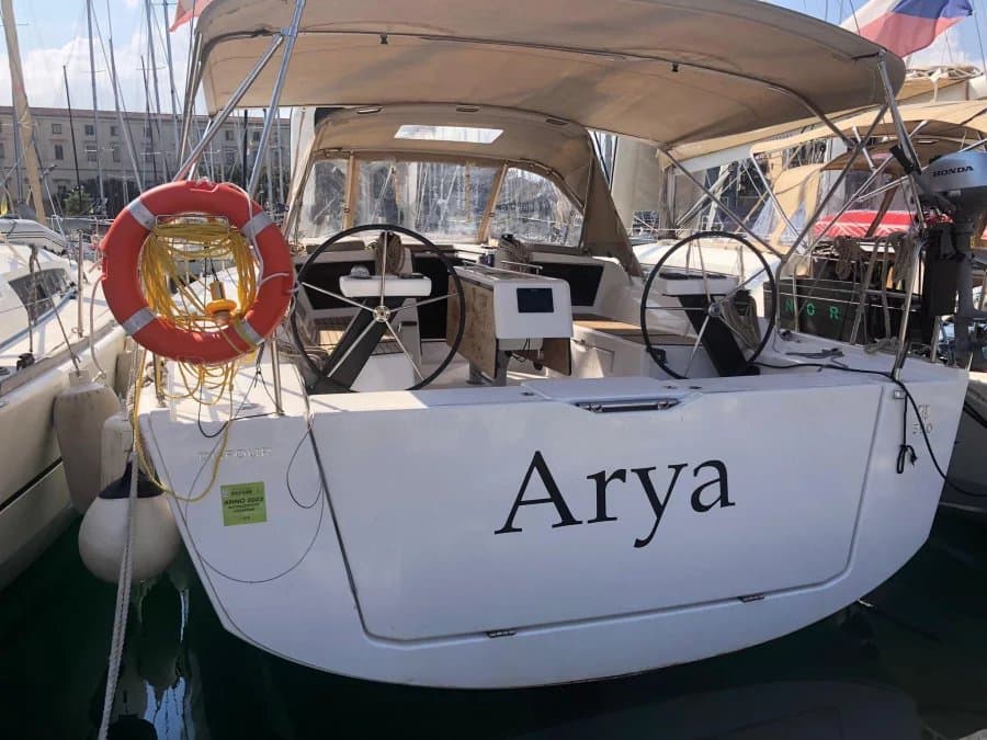 Arya - Dufour 390