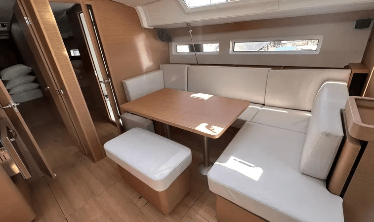 Melusina - Sun Odyssey 490