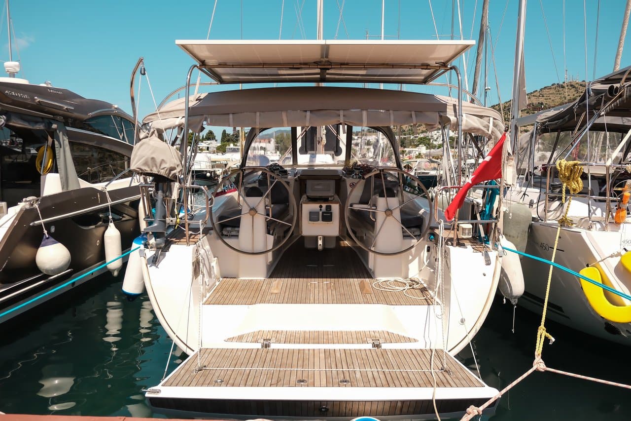 2010. - Bavaria Cruiser 40