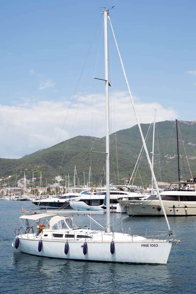 Azure - Sun Odyssey 40.3