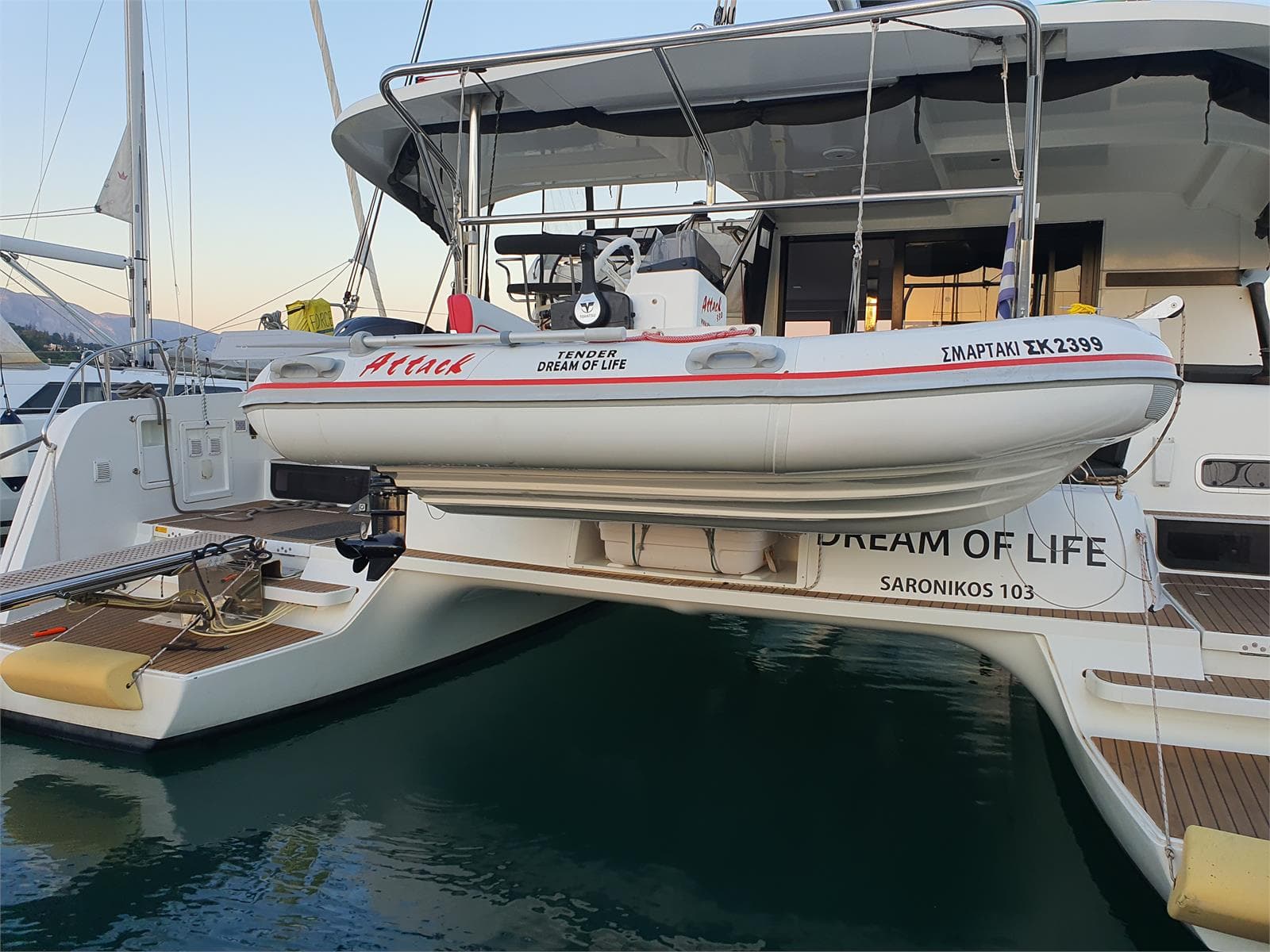 Dream of Life - Lagoon 42