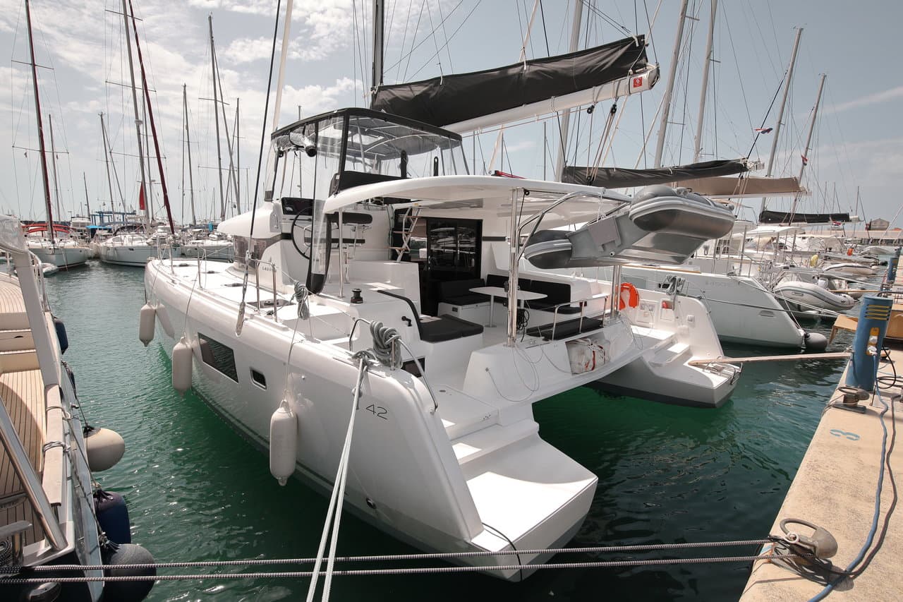 Masterpiece - Lagoon 42