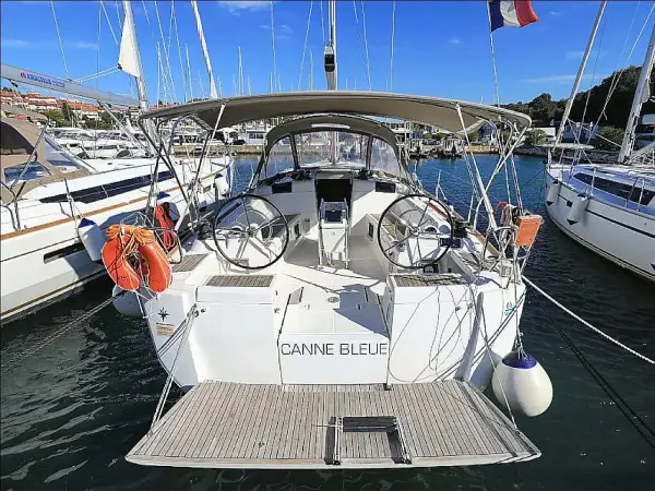CANNE BLEUE - Sun Odyssey 449