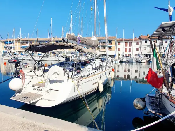 LADY LINDA - Sun Odyssey 439