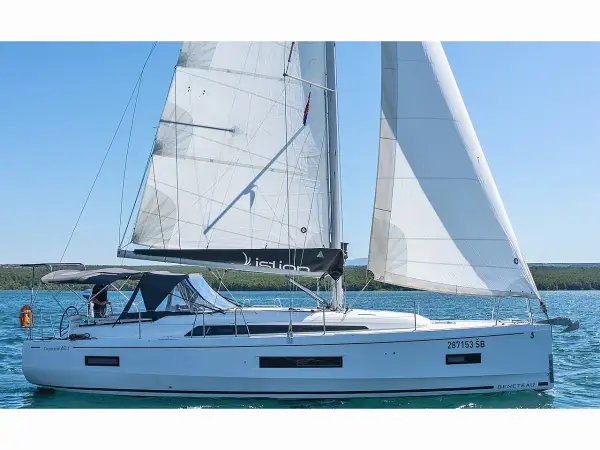 First Passion - Oceanis 40.1