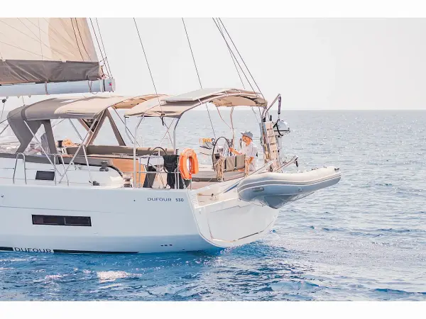 Venus - Dufour 530