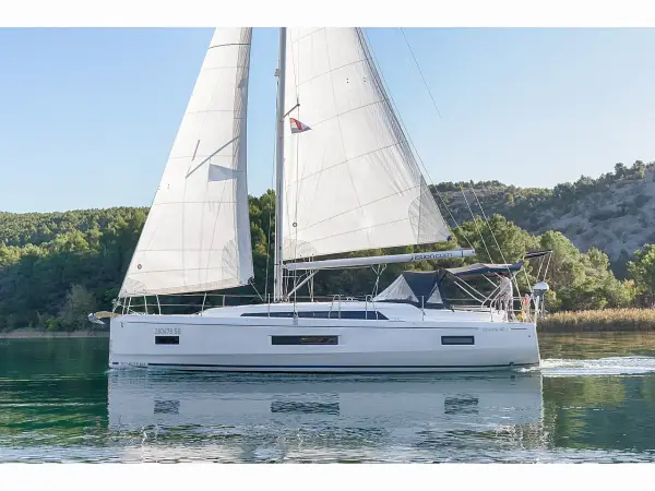 First Touch - Oceanis 40.1