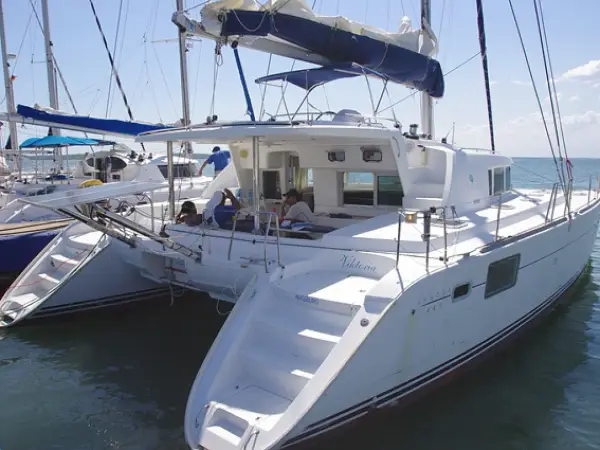 Victoria - Lagoon 440