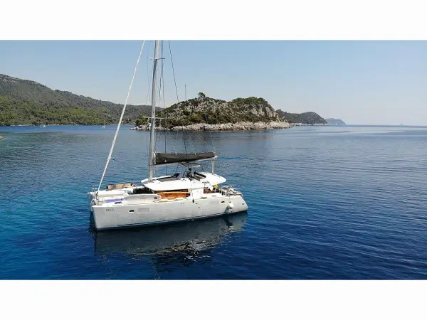BELO - Lagoon 450 Fly