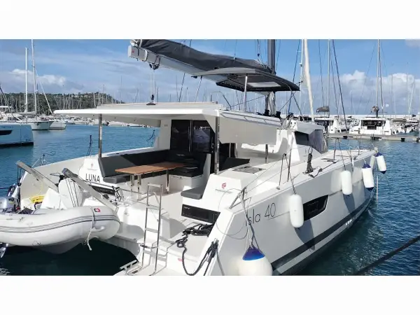 Luna - Isla 40