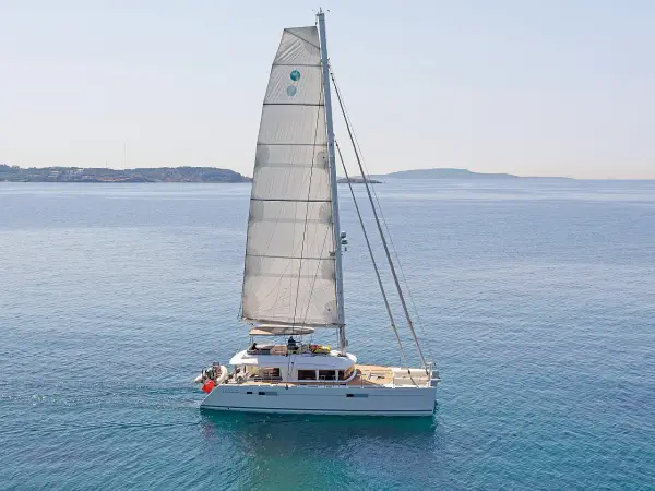 Cool Breeze - Lagoon 560