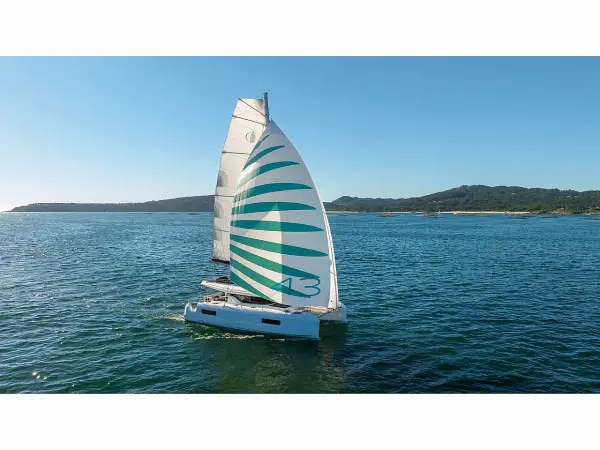 ANGIAS - Lagoon 43