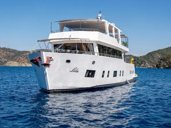 Lila Trawler - Motoryacht