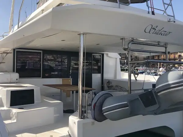 Salazar - Dufour 48 Cat