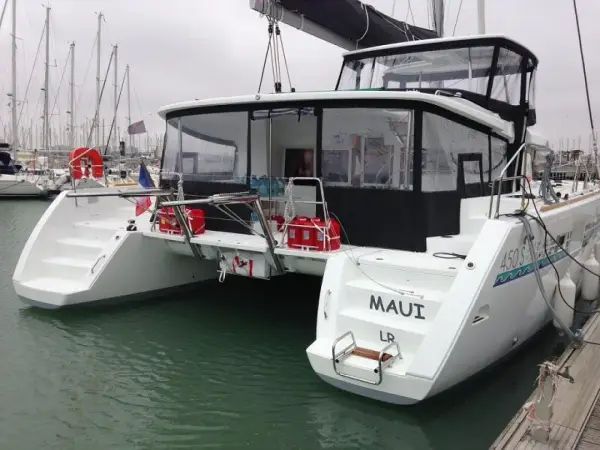 Maui - Lagoon 450 Sport