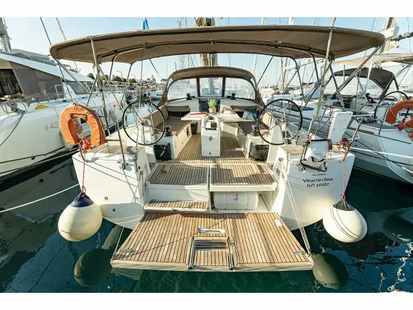 VITAMIN SEA - Sun Odyssey 490