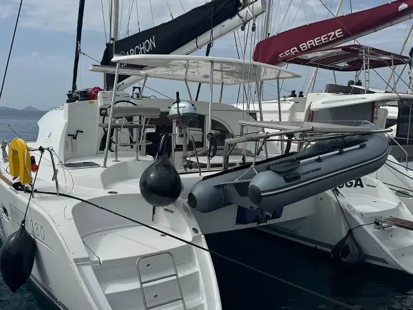 Beluga - Lagoon 380 S2