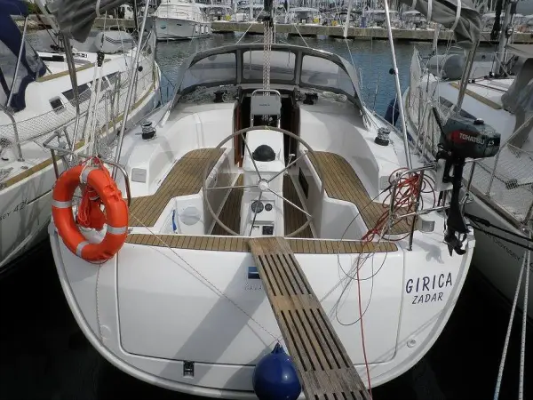 GIRICA - Bavaria Cruiser 33