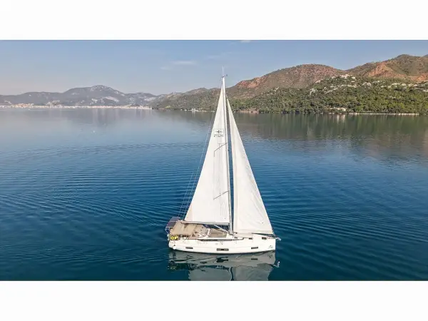 Mina 52 - Bavaria C45 Style