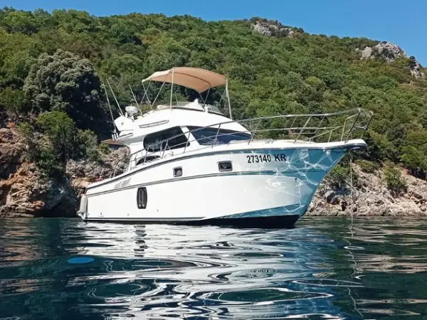 Running on Waves - Altair Zafir 42