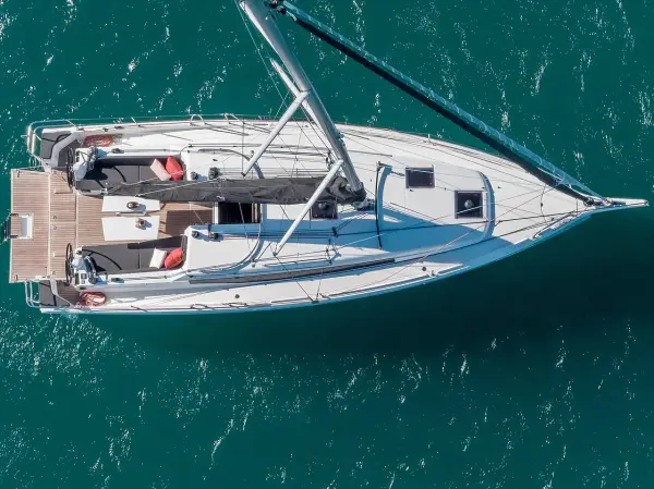 DERMINICA - Sun Odyssey 380