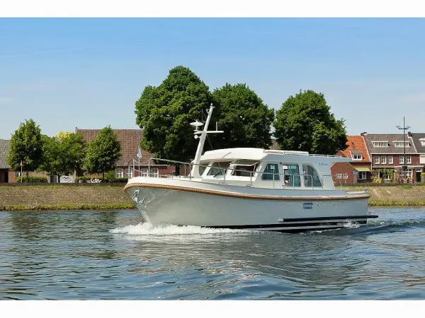 Adagio - Linssen Grand Sturdy 35.0 Sedan