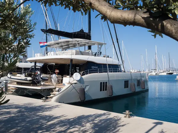 SEA DREAMS - Sunreef 60