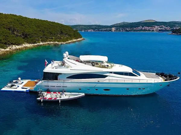 Miss Katarina - Ferretti 880