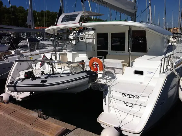 Evelina - Lagoon 400 S2