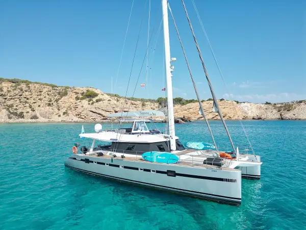 Premium + - Sunreef 62