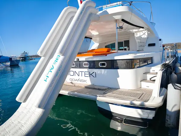 Monteki - Lagoon Power 44