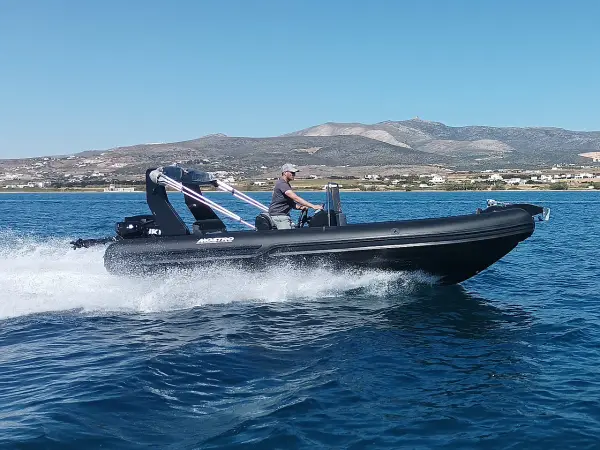 Triton - Motorboat