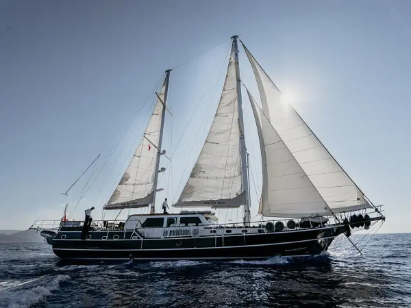 Dea Del Mare - Custom built 183