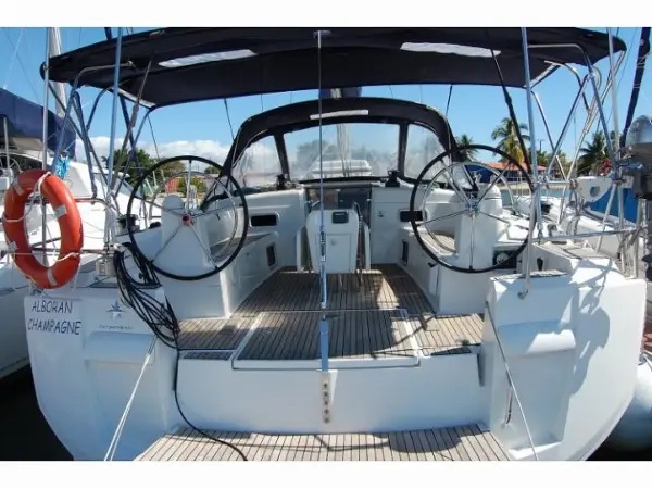 Alboran Champagne - Sun Odyssey 519