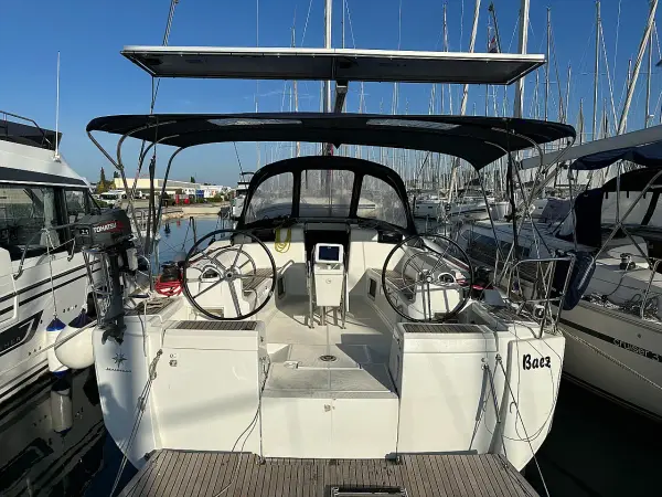 Baez - Sun Odyssey 449