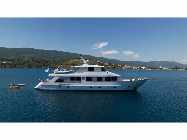 Elena - Perama Shipyards 102
